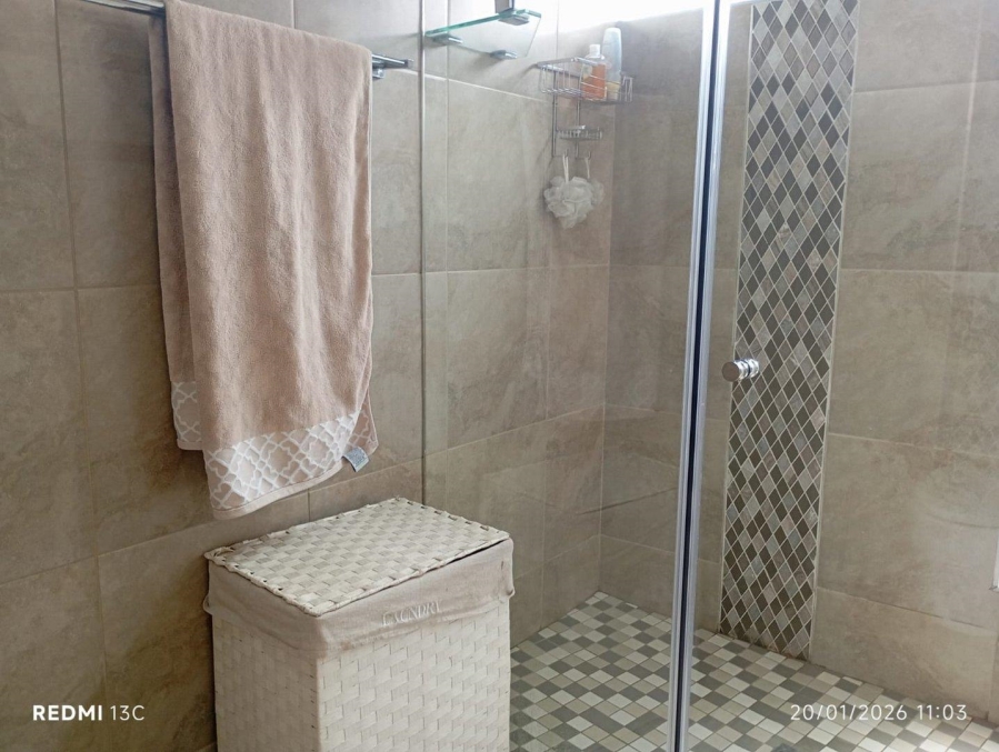 4 Bedroom Property for Sale in Glen Eagle Estate Gauteng