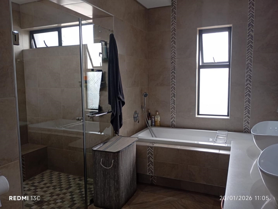 4 Bedroom Property for Sale in Glen Eagle Estate Gauteng