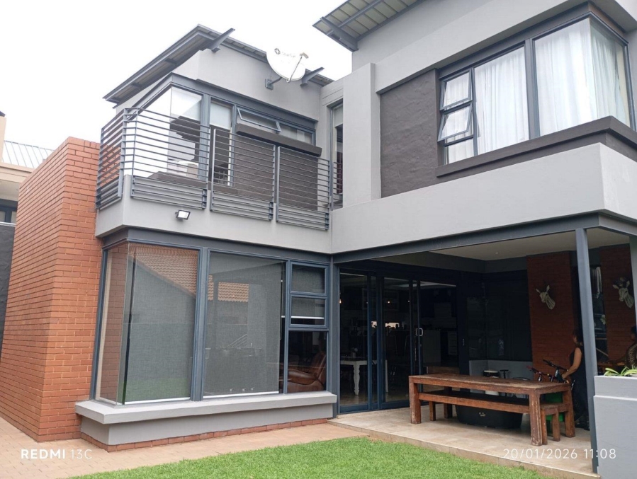 4 Bedroom Property for Sale in Glen Eagle Estate Gauteng