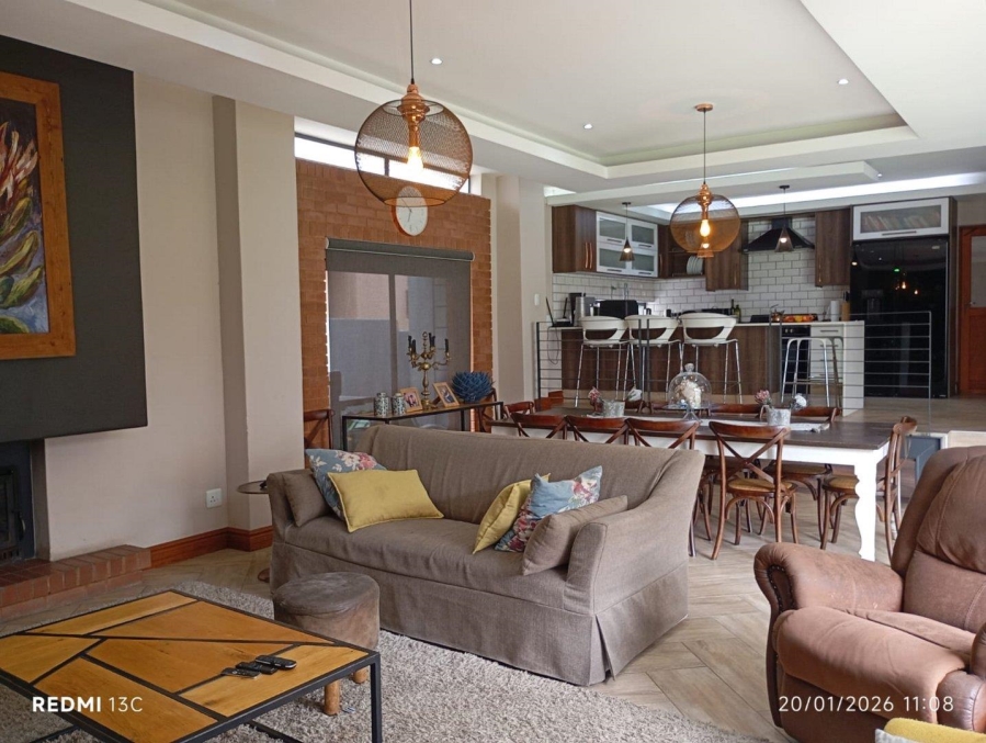 4 Bedroom Property for Sale in Glen Eagle Estate Gauteng