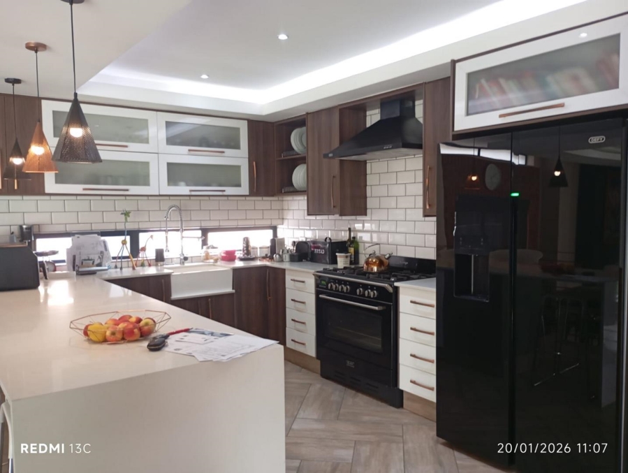 4 Bedroom Property for Sale in Glen Eagle Estate Gauteng