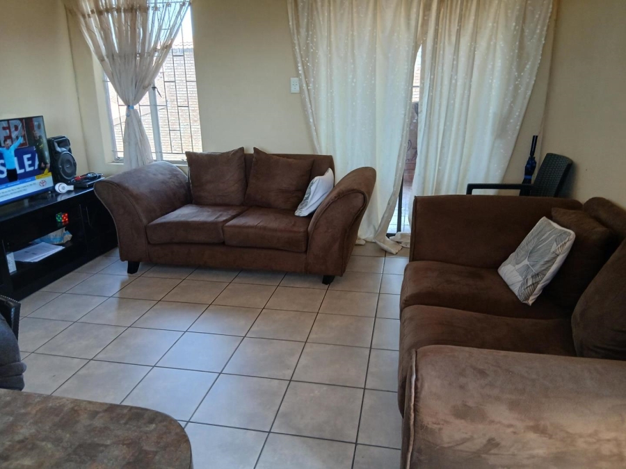 2 Bedroom Property for Sale in Edleen Gauteng