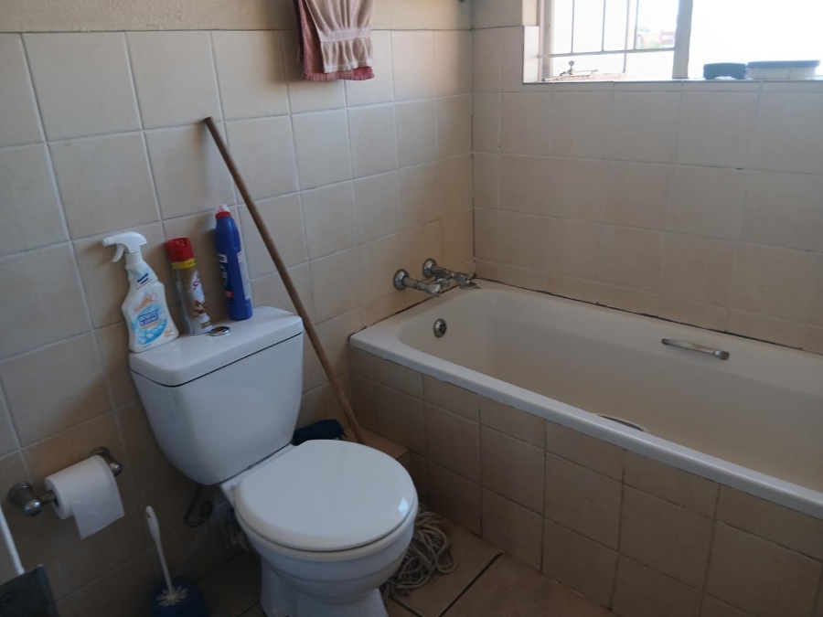2 Bedroom Property for Sale in Edleen Gauteng