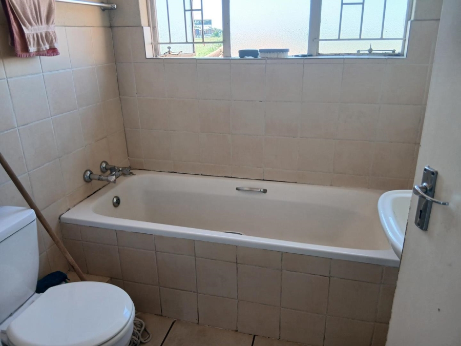 2 Bedroom Property for Sale in Edleen Gauteng