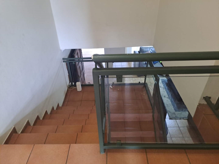 3 Bedroom Property for Sale in Die Hoewes Gauteng