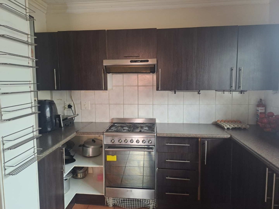 3 Bedroom Property for Sale in Die Hoewes Gauteng