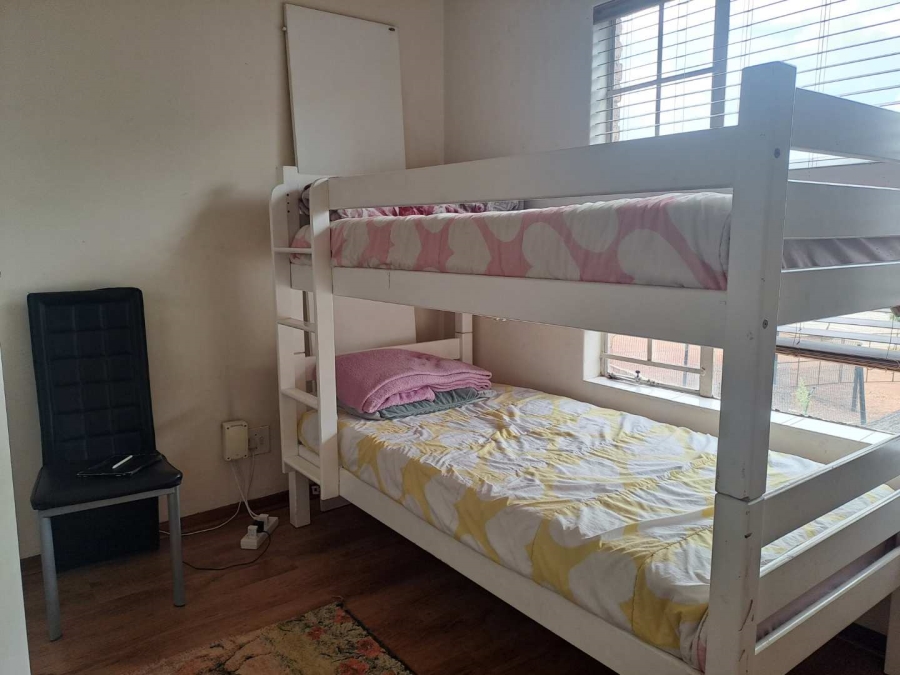 3 Bedroom Property for Sale in Die Hoewes Gauteng