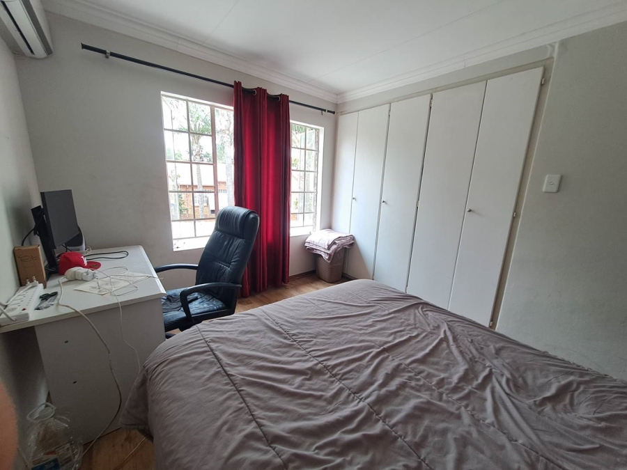 3 Bedroom Property for Sale in Die Hoewes Gauteng