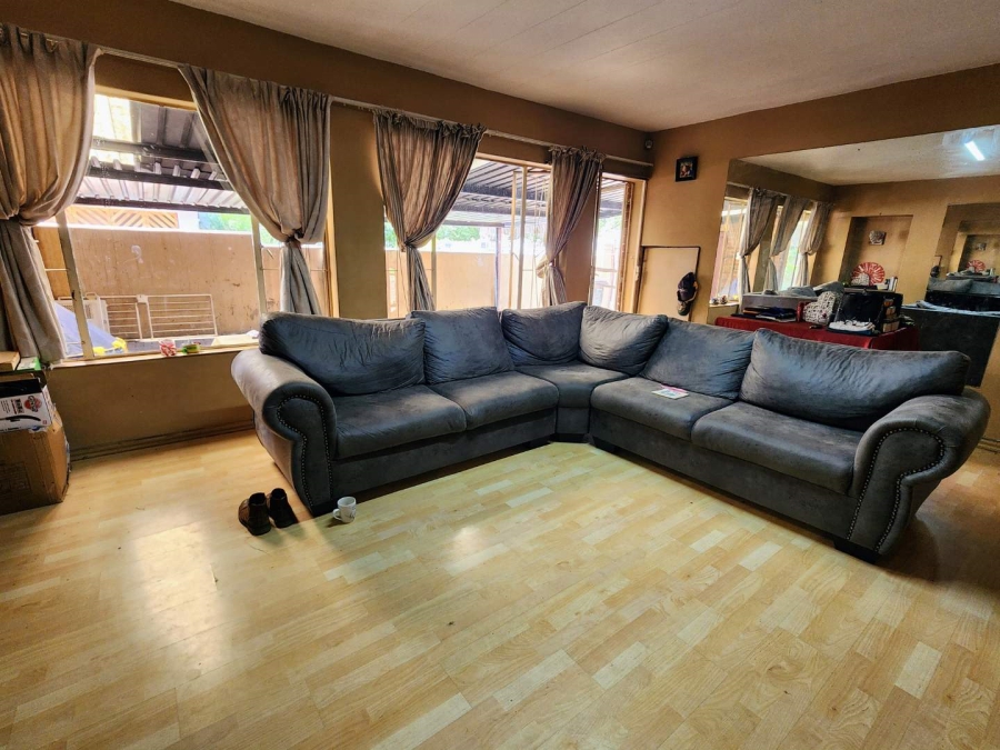 7 Bedroom Property for Sale in Rietfontein Gauteng