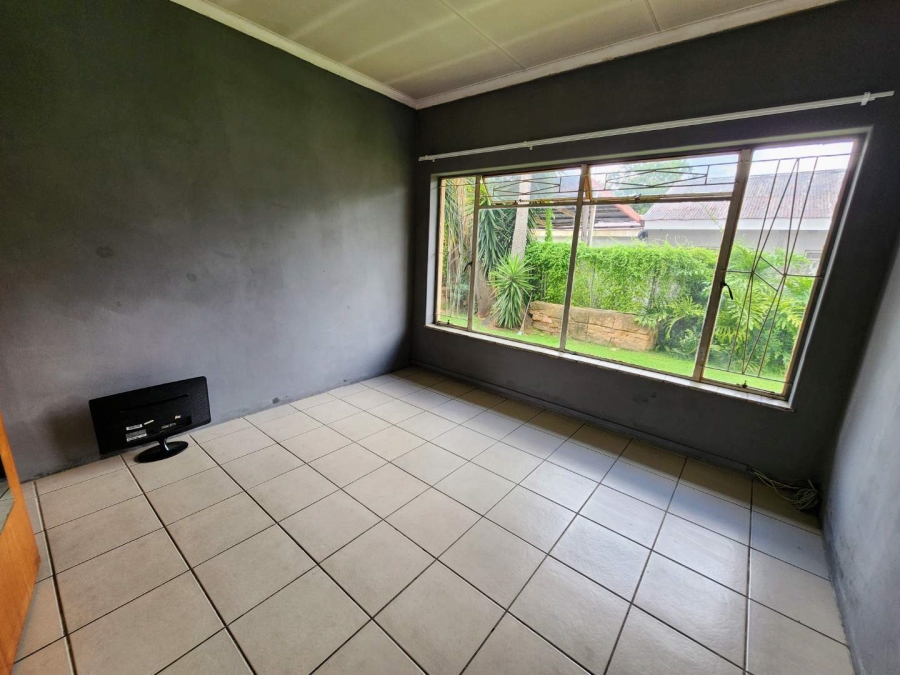 7 Bedroom Property for Sale in Rietfontein Gauteng