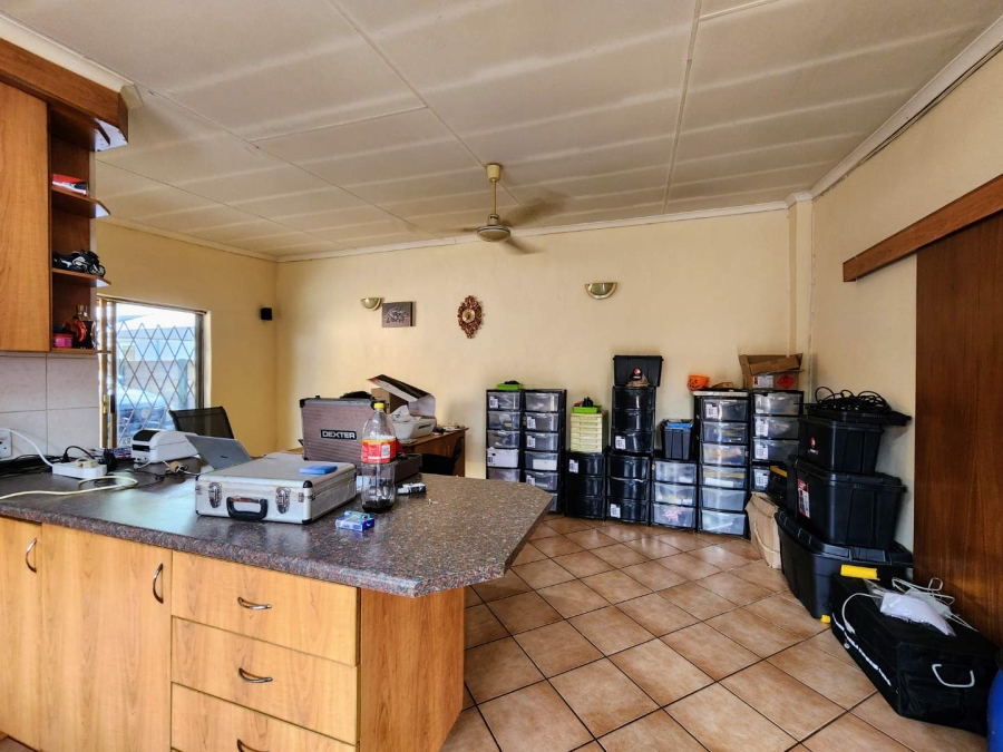 7 Bedroom Property for Sale in Rietfontein Gauteng