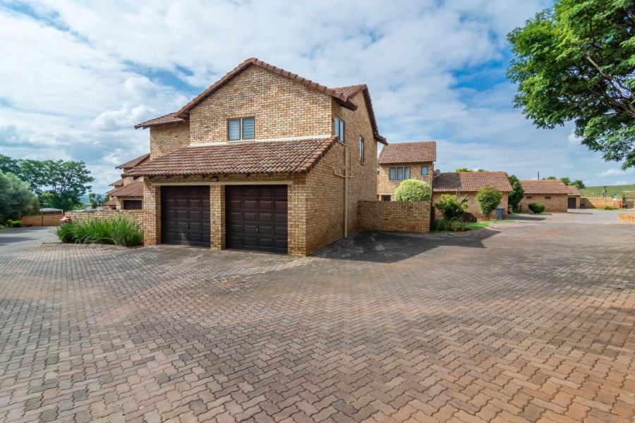 4 Bedroom Property for Sale in Ruimsig Gauteng