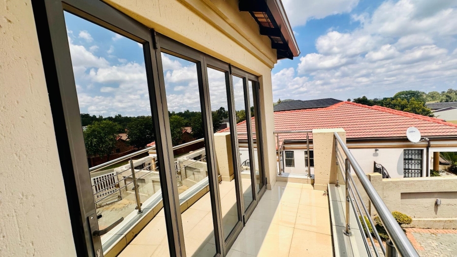 4 Bedroom Property for Sale in Meredale Gauteng