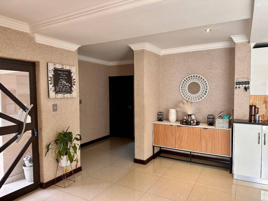 4 Bedroom Property for Sale in Meredale Gauteng