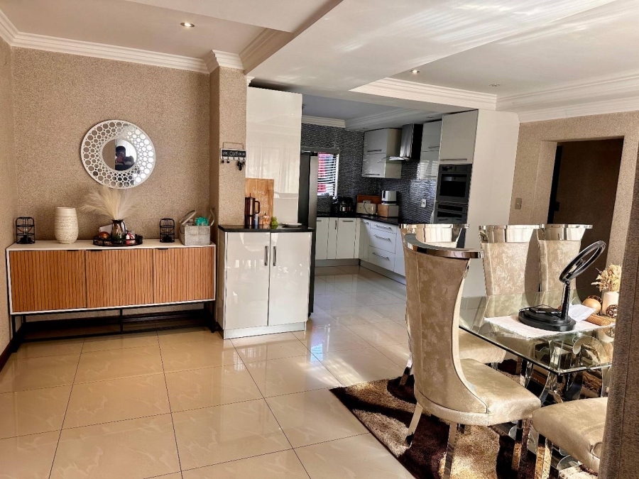 4 Bedroom Property for Sale in Meredale Gauteng