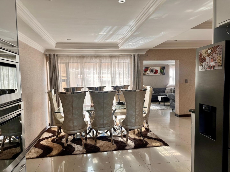 4 Bedroom Property for Sale in Meredale Gauteng