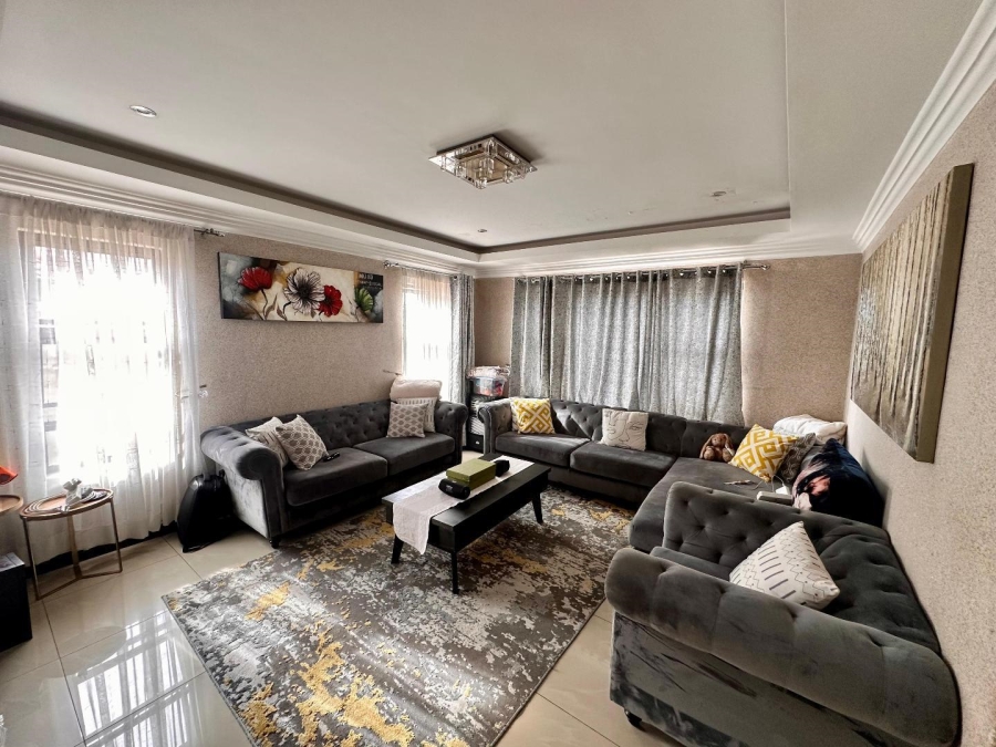 4 Bedroom Property for Sale in Meredale Gauteng