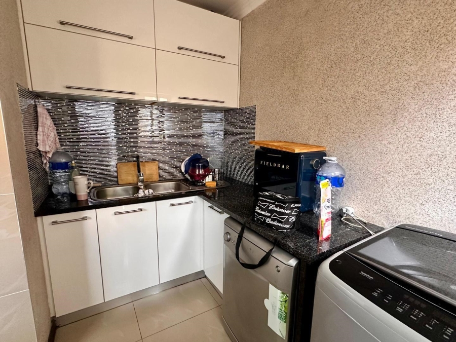 4 Bedroom Property for Sale in Meredale Gauteng