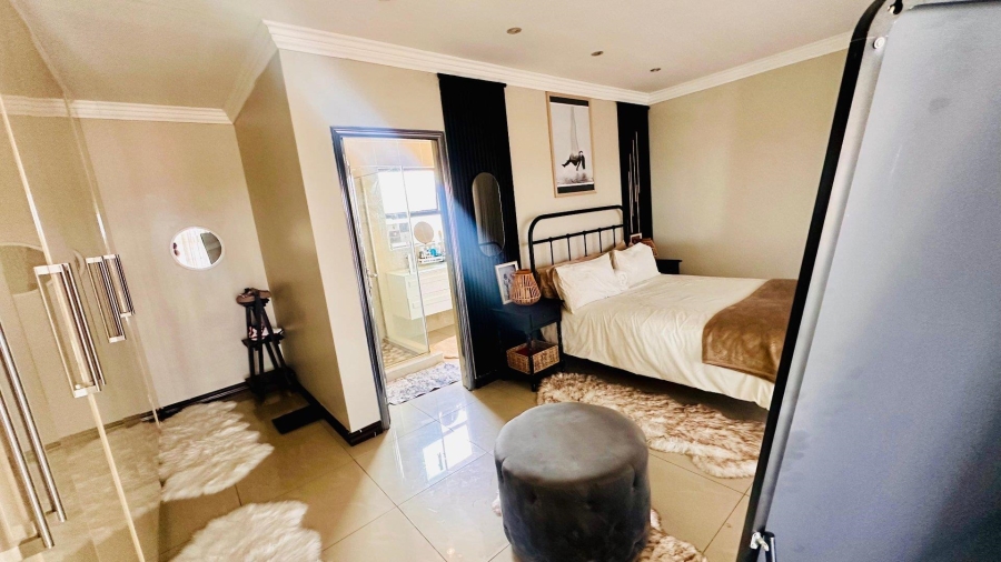 4 Bedroom Property for Sale in Meredale Gauteng