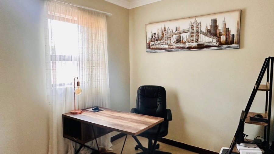 4 Bedroom Property for Sale in Meredale Gauteng