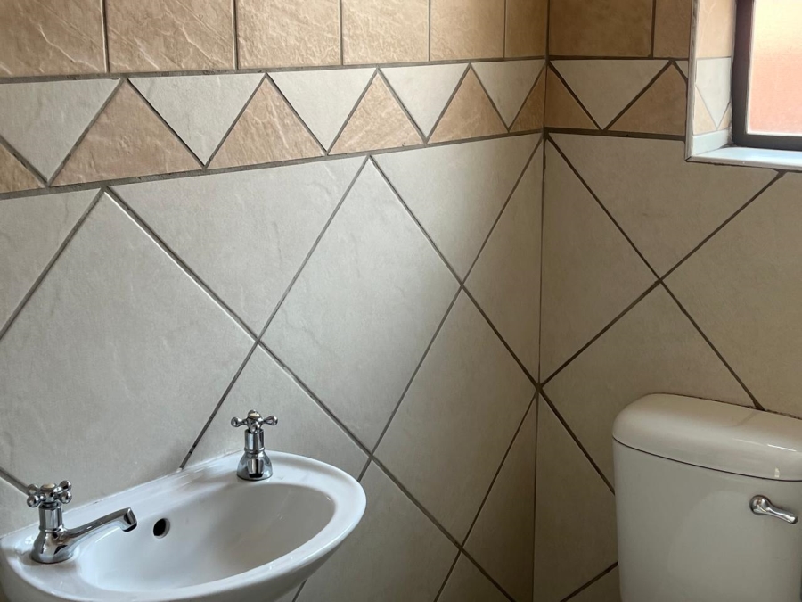 2 Bedroom Property for Sale in Florentia Gauteng