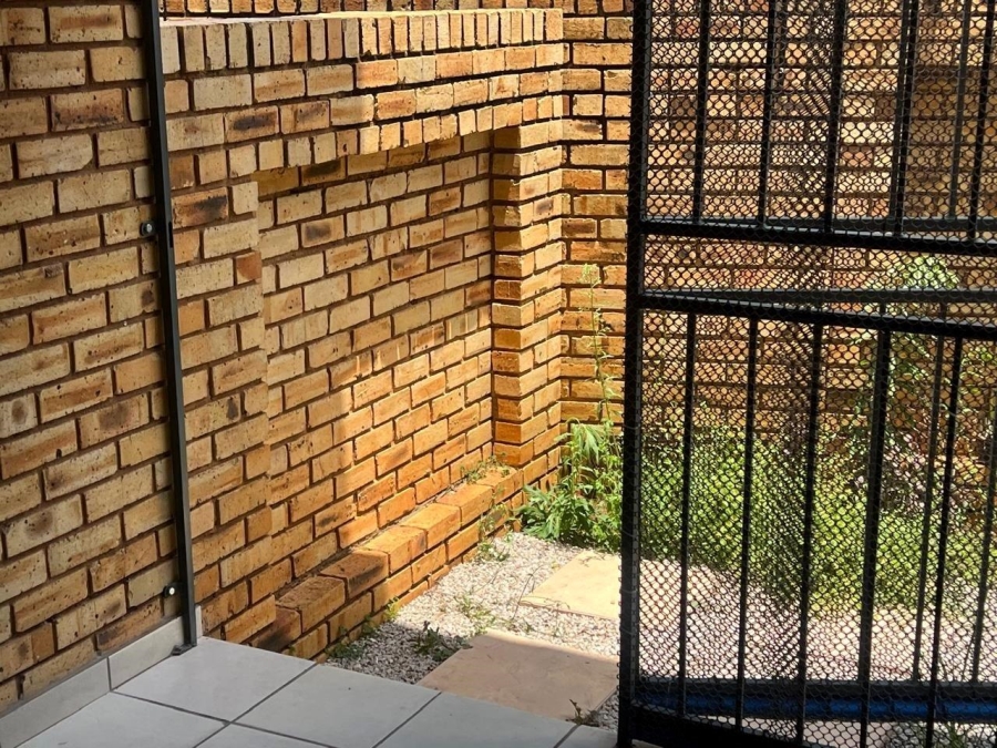 2 Bedroom Property for Sale in Florentia Gauteng