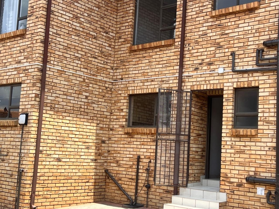 2 Bedroom Property for Sale in Florentia Gauteng