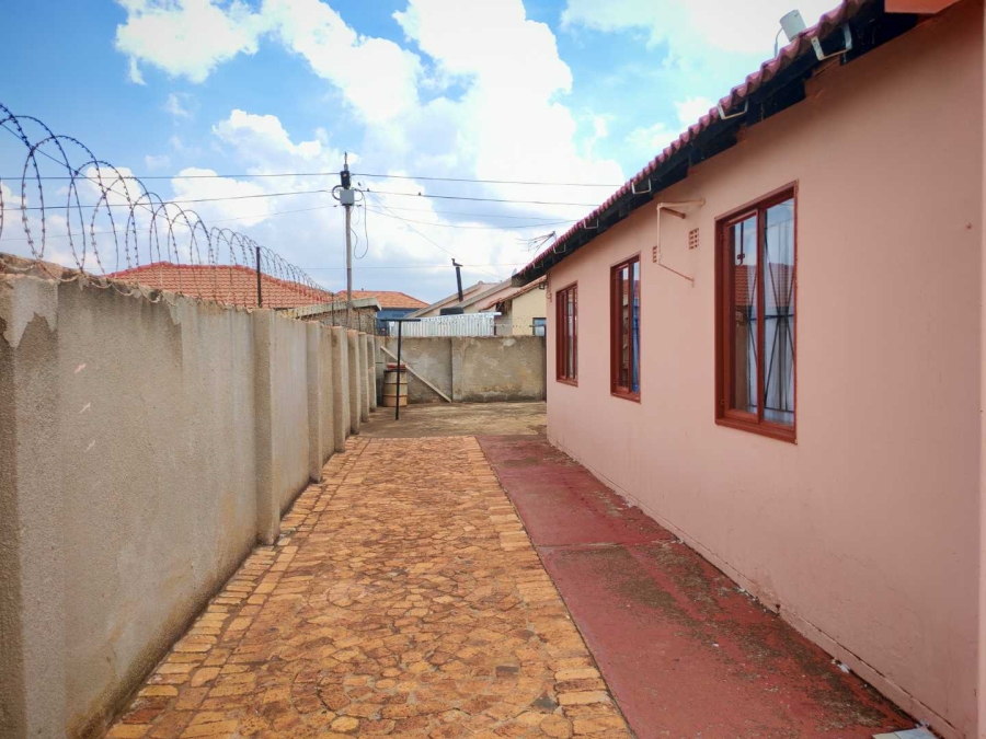 3 Bedroom Property for Sale in Lenasia Ext 13 Gauteng