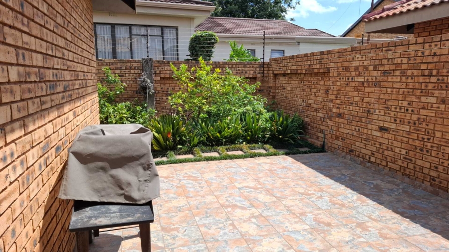 3 Bedroom Property for Sale in New Redruth Gauteng