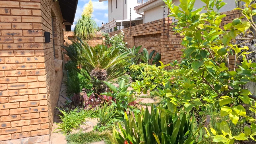 3 Bedroom Property for Sale in New Redruth Gauteng