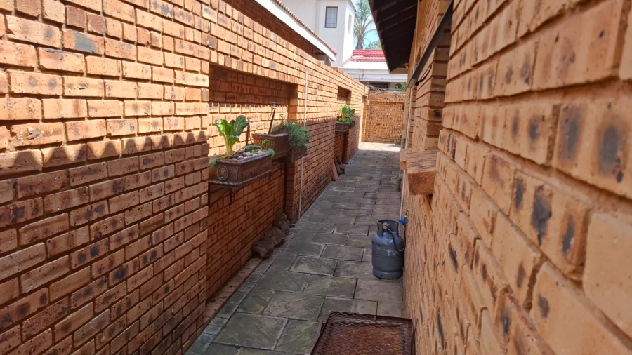 3 Bedroom Property for Sale in New Redruth Gauteng