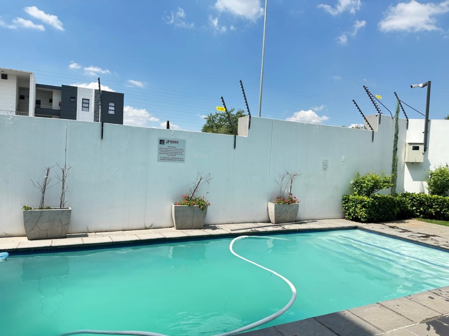 2 Bedroom Property for Sale in Halfway Gardens Gauteng