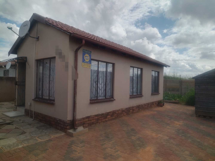 To Let 3 Bedroom Property for Rent in Soshanguve VV Gauteng