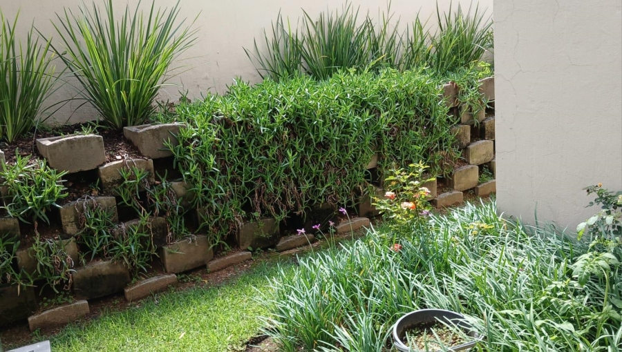 2 Bedroom Property for Sale in Beverley Gauteng