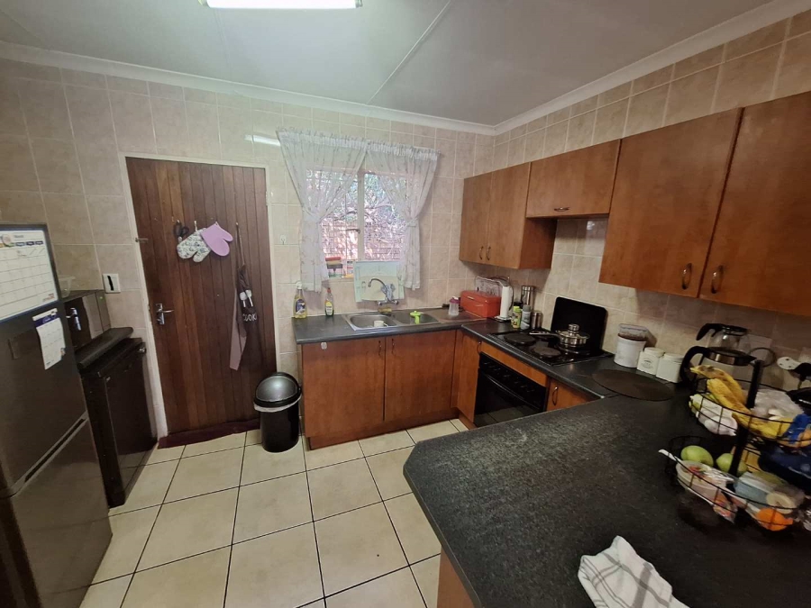 To Let 3 Bedroom Property for Rent in Roodepoort Gauteng