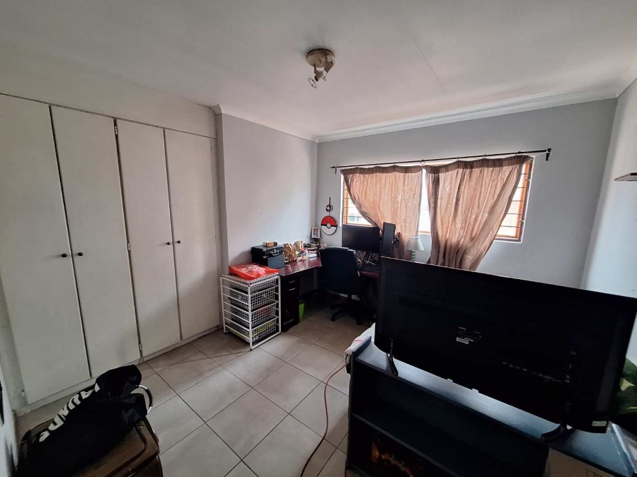 To Let 2 Bedroom Property for Rent in Northwold Gauteng
