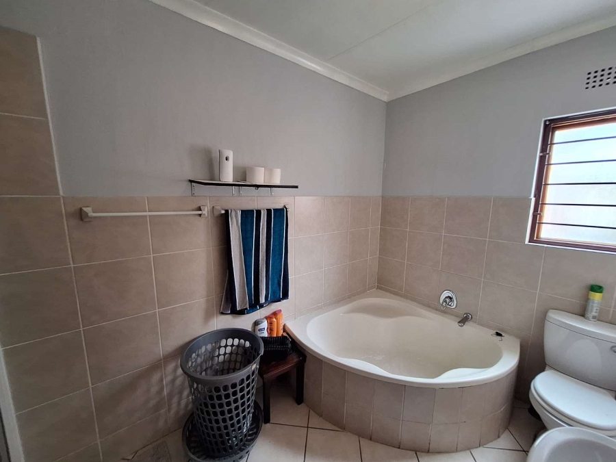 To Let 2 Bedroom Property for Rent in Northwold Gauteng