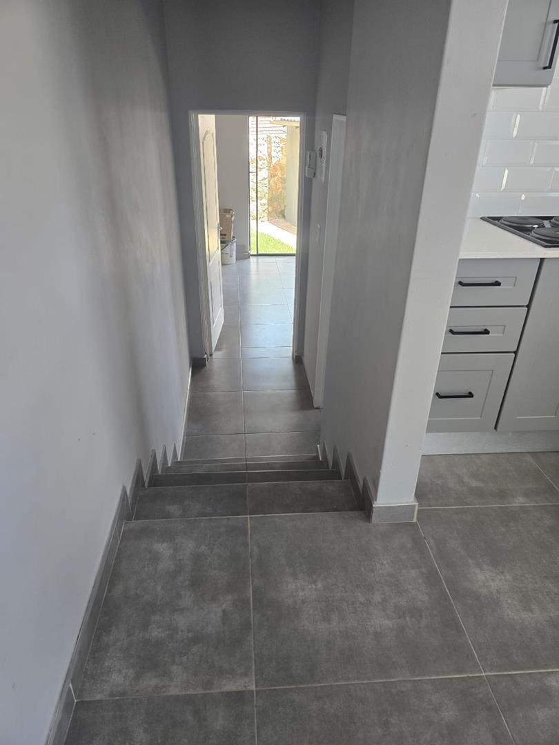 1 Bedroom Property for Sale in Mondeor Gauteng