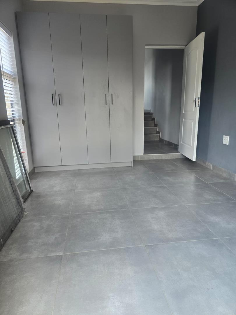 1 Bedroom Property for Sale in Mondeor Gauteng