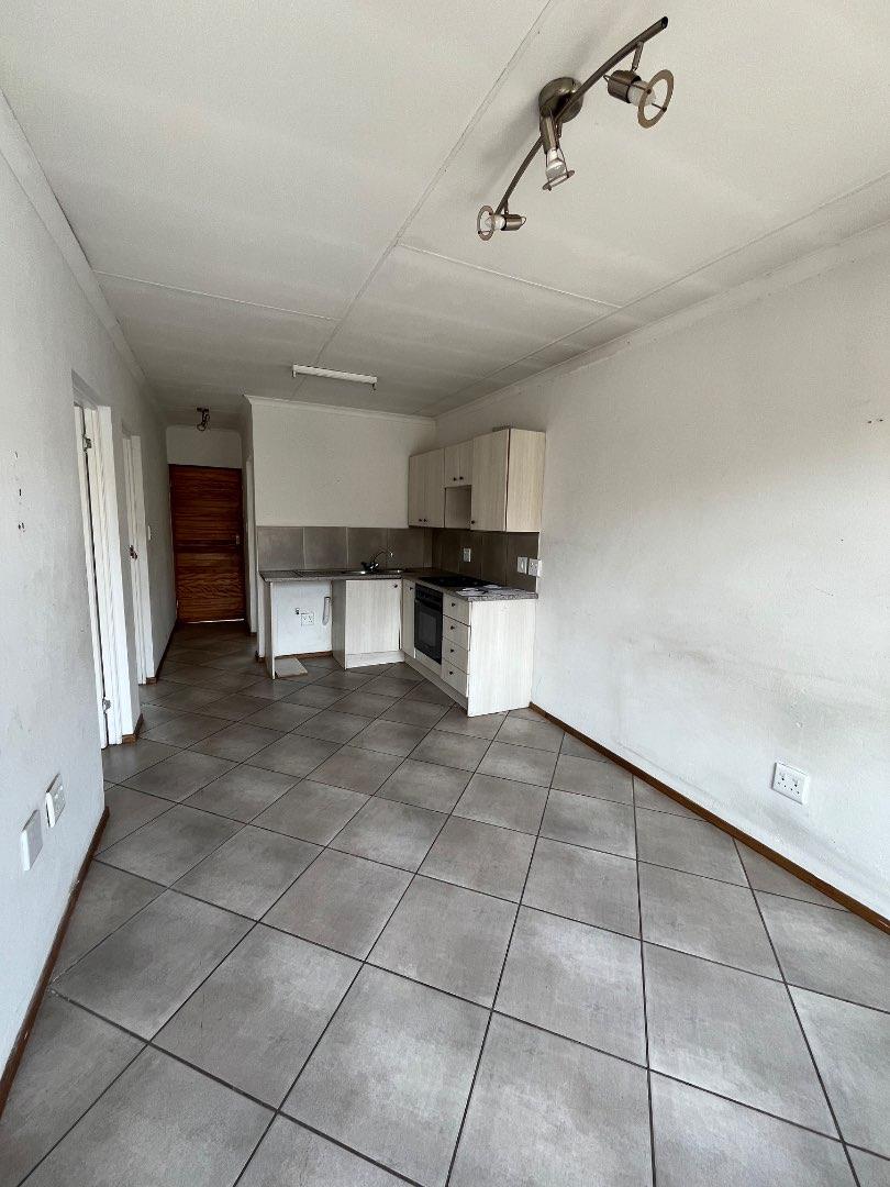 2 Bedroom Property for Sale in Albertsdal Gauteng