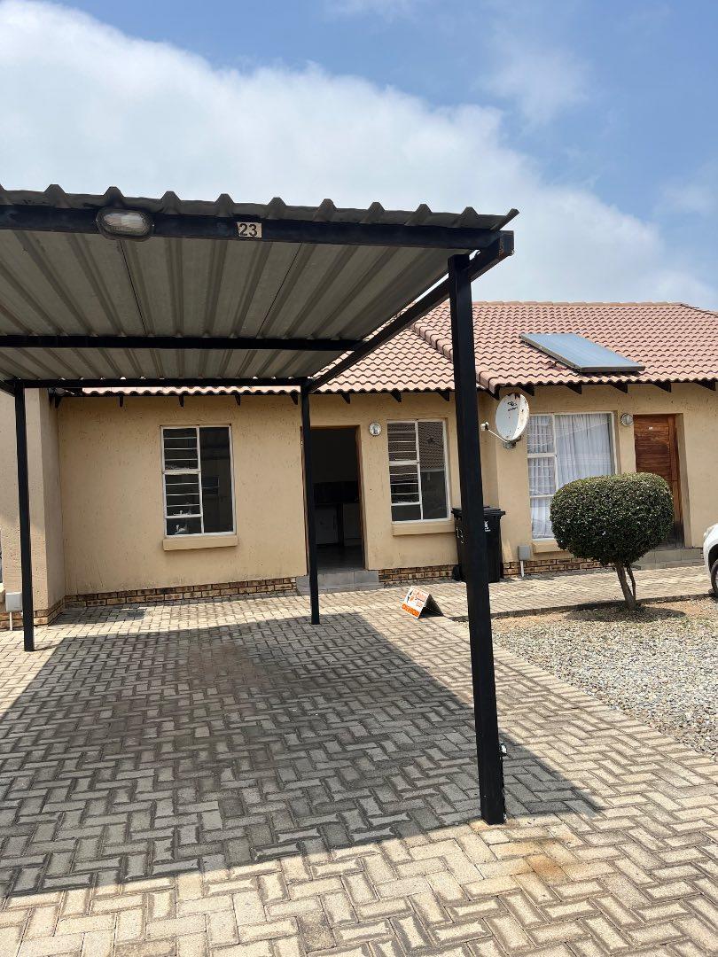 2 Bedroom Property for Sale in Albertsdal Gauteng
