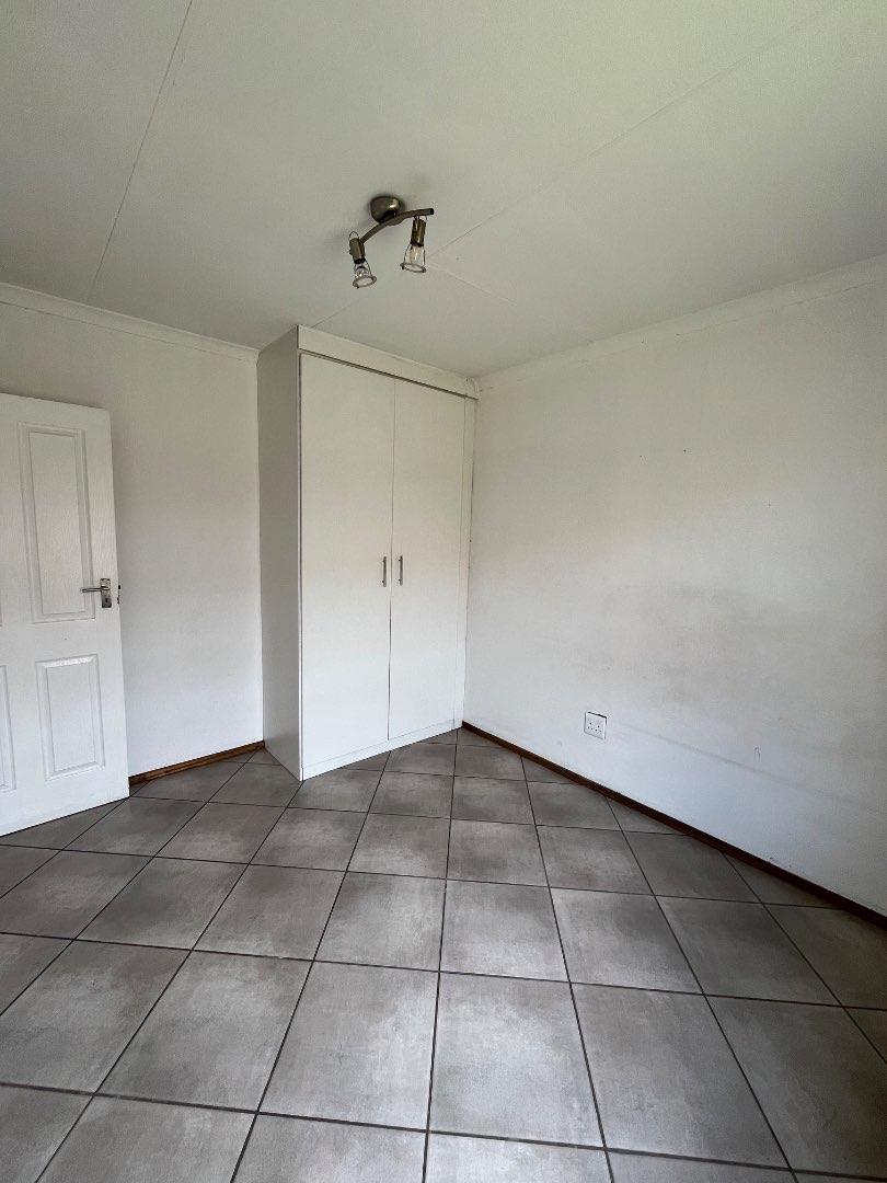 2 Bedroom Property for Sale in Albertsdal Gauteng