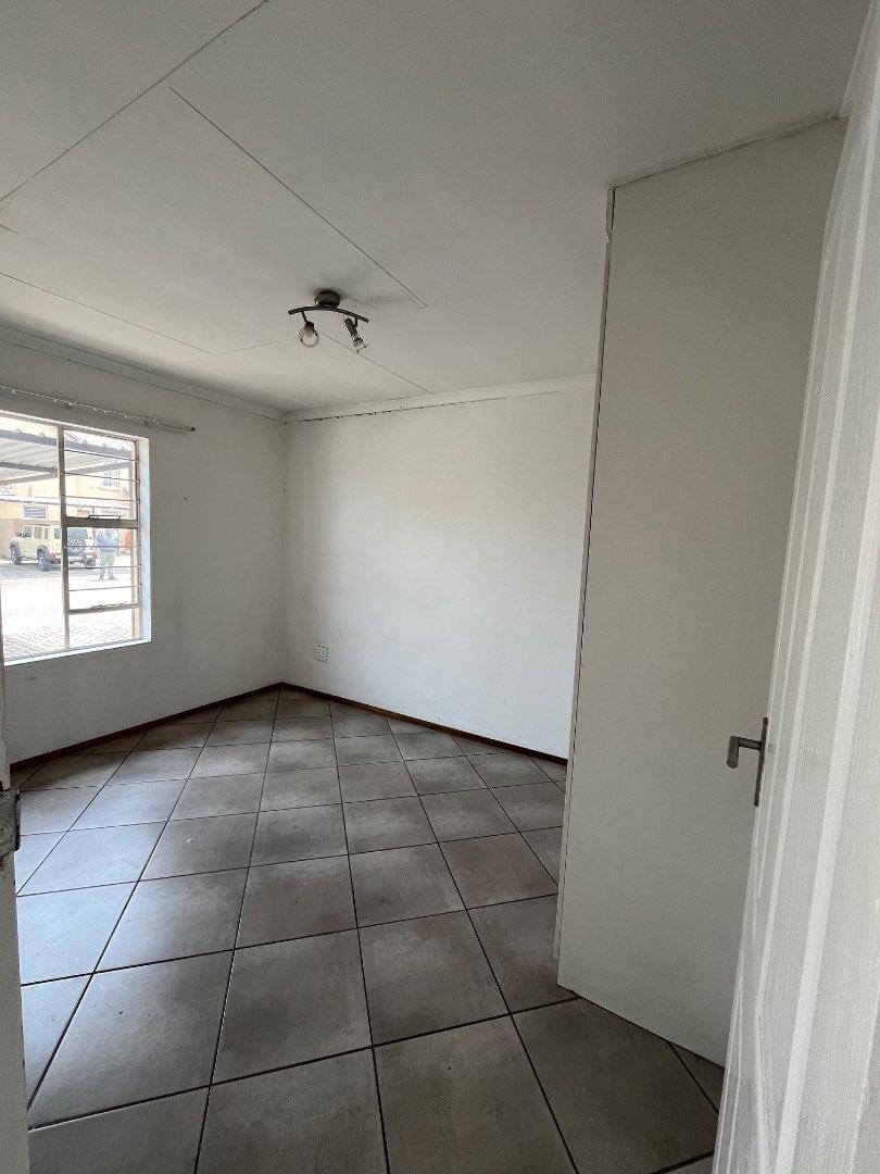 2 Bedroom Property for Sale in Albertsdal Gauteng