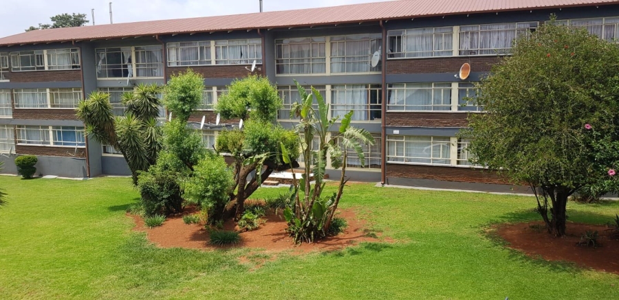 2 Bedroom Property for Sale in Rhodesfield Gauteng
