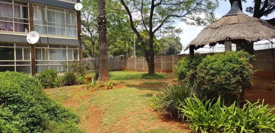 2 Bedroom Property for Sale in Rhodesfield Gauteng