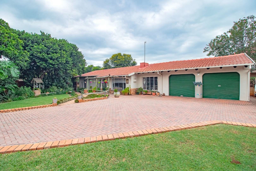 4 Bedroom Property for Sale in Doringkloof Gauteng