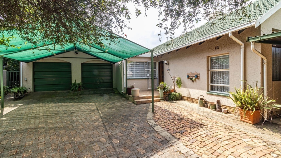 5 Bedroom Property for Sale in Brackenhurst Gauteng