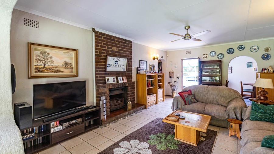 5 Bedroom Property for Sale in Brackenhurst Gauteng