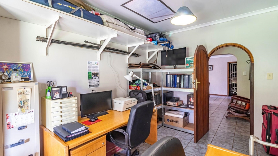 5 Bedroom Property for Sale in Brackenhurst Gauteng