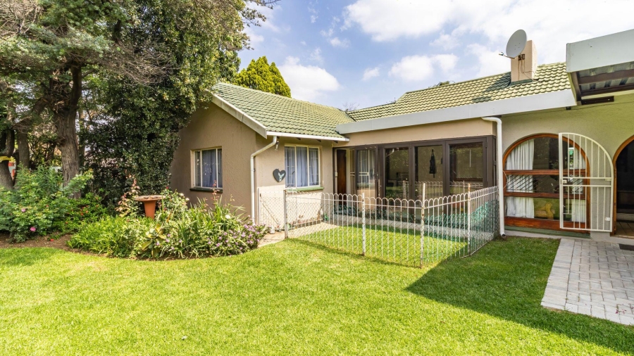 5 Bedroom Property for Sale in Brackenhurst Gauteng